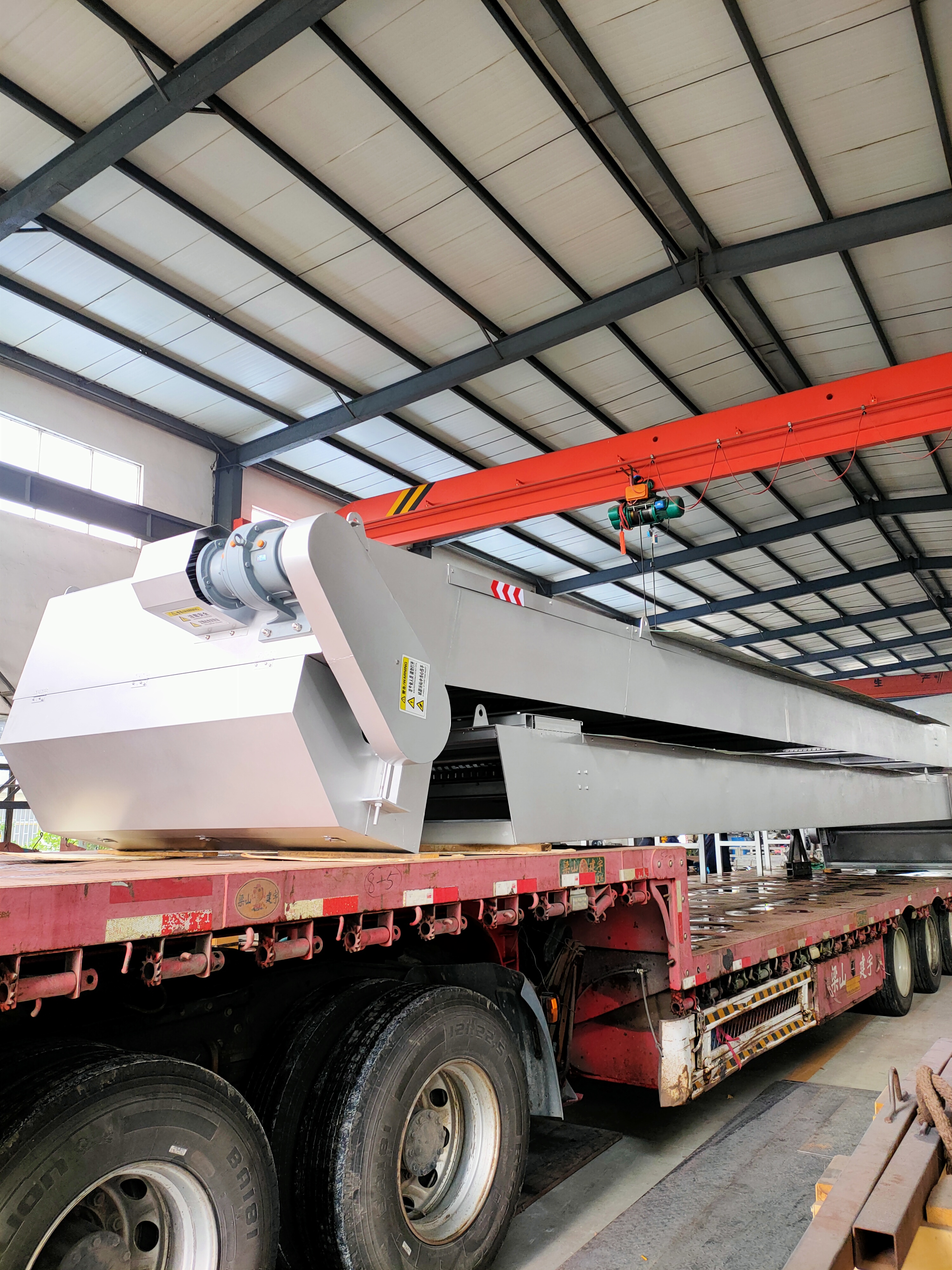  我司承建哈爾濱雨水泵站組網(wǎng)工程格柵設(shè)備下線發(fā)貨